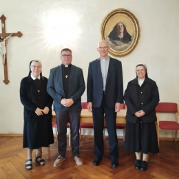 Novo in staro vodstvo Korus (photo: Konferenca redovnih ustanov Slovenije)