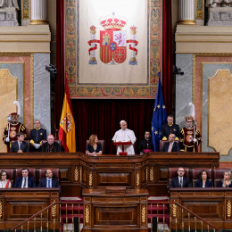 Papežev nagovor v španskem parlamentu (photo: Vatican Media)