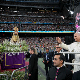 Srečanje z madridskimi katoličani na stadionu Bernabeu (photo: Vatican Media)
