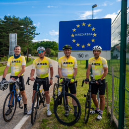Romarji upanja na meji z Madžarsko (photo: Rok Mihevc)