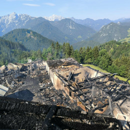 Pogorišče na kmetiji Bukovnik (znani tudi kot Bukovc) v Podolševi pod Raduho (photo: PGD Črna)