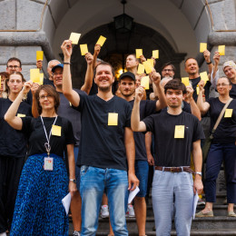 Predstavitev akcije Pokažimo županu rumeni karton (photo: Tine Eržen/STA)