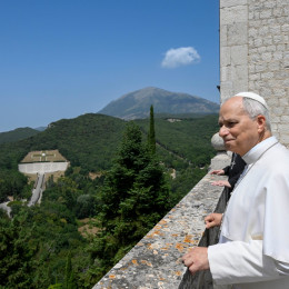 Papež v opatiji Montecassino (photo: Vatican Media)