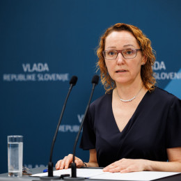 Ministrica za demografijo, družino in socialne zadeve Mateja Ribič (photo: STA)