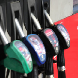 Naftni derivati, bencinska črpalka (photo: STA)