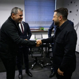 Minister Kajzer in ukrajinski predsednik Zelenski (photo: Vir: FB Tone Kajzer)