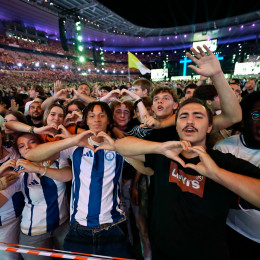 Mladi na stadionu (photo: Matteo Pernaselci / VaticanMedia)