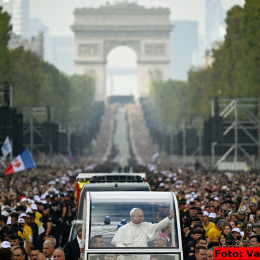 Sveta maša papeža Leona XVI. Parizu (photo: Matteo PernaselciVatican Media)