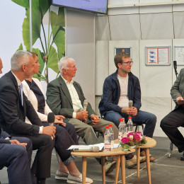 Okrogla miza Ko se umakneš, da nekaj novega zraste... (photo: Tatjana Vrbošek / KGZS)