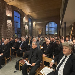 Udeleženci konference (photo: Osebni arhiv škofa Antona Jamnika)
