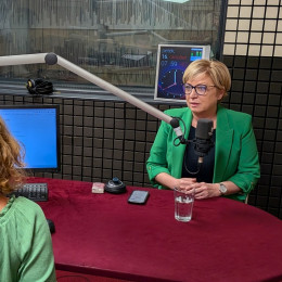 Evropska poslanka Romana Tomc v studiu Radia Ognjišče (photo: ARO)