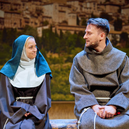 Eva Černe in Gregor Ravnik kot sveta Klara in sveti Frančišek Asiški (photo: Janez Kotar)