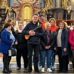 Prepevanje skupin, ki živijo iz Frančiškove duhovnosti (photo: fb Frančiškov svetni red OFS)