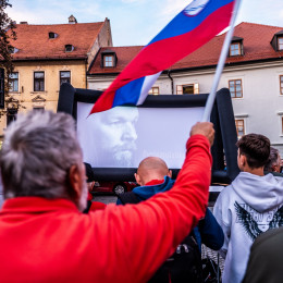 Protestni shod na Glavnem trgu v Novem mestu (photo: Rok Mihevc)