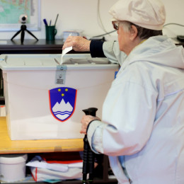 Referendum, volitve, glasovalna skrinjica (photo: Daniel Novakovič/STA)