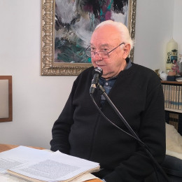 Škof Jurij Bizjak med snemanjem oddaje Globine (photo: Izidor Šček)