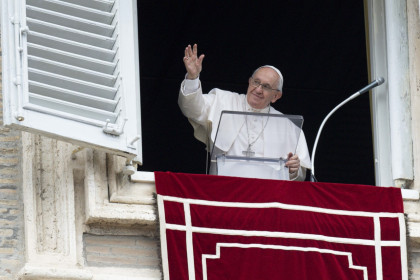 Papež pozdravlja romarje (photo: Vatican News)