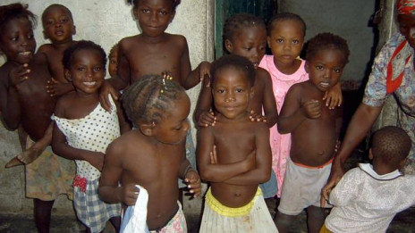 Angola, otroci (photo: ARO)