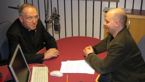 Nadškof dr. Anton Stres v misijonskem pogovoru z Blažem Lesnikom (photo: ARO)