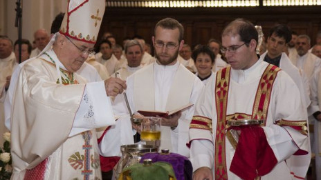 Blagoslov svetih olj, škof Metod Pirih (photo: Benjamin Pezdir)