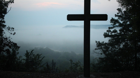 Križa ne smemo gledati samega, temveč vedno v povezavi s poveličanjem/Križ, post (photo: Pixabay)