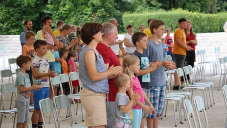 Srečanje družin Aninega sklada na Brezjah (photo: www.marija.si)