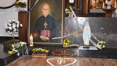 Slika škofa Jožefa Smeja v bogojinski cerkvi (photo: Škofija Murska sobota)