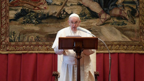 Papež med nagovorom diplomatom (photo: Vatican News)