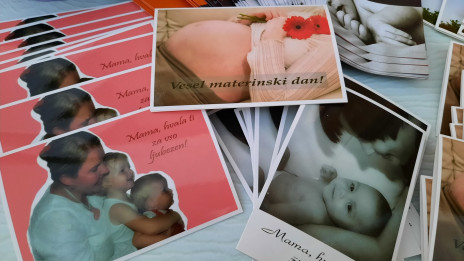 Voščilnice za materinski dan (photo: Marjana Debevec)