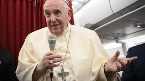 Papež na srečanju z novinarji na letalu (photo: Divisione Produzione Fotografica)