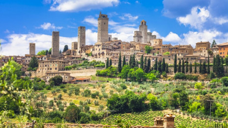 San Gimignano je majhno obzidano srednjeveško mestece v pokrajini Siena v Toskani v Italiji. (photo: Agencija Aritours)