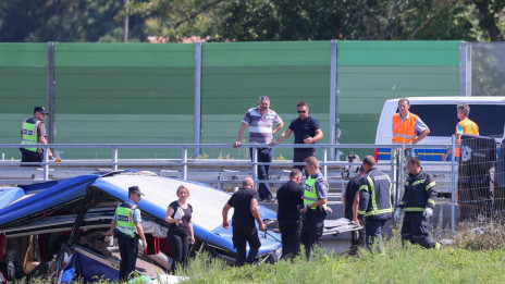 V nesreči avtobusa s poljskimi romarji na Hrvaškem je umrlo 12 ljudi. (photo: Hina/STA)