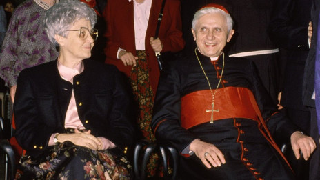 Ustanoviteljica Gibanja fokolarov Chiara Lubich s kardinalom Josephom Ratzingerjem (photo: Gibanje fokolarov)