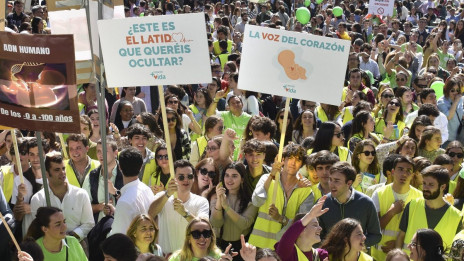 Pohod za življenje v Madridu (photo: Twitter Si a la vida)
