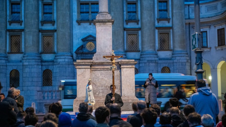Javna molitev rožnega venca v organizaciji Katoliške mladine (photo: Rok Mihevc)