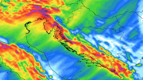 Na širšem območju Julijskih alp nekateri modeli napovedujejo tudi več kot 250 litrov padavin na kvadratni meter  (photo: meteoadriatic.net)