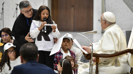 Papež na srečanju z otroki z vsega sveta (photo: Vatican Media)