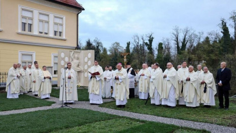 Blagoslov obeležja dvanajstim mučeniškim duhovnikom (photo: Jože Potrpin)
