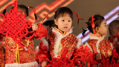 Kitajski otroci med dramskim nastopom v šoli (photo: sabu728 / Pixabay)