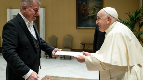 Veleposlanik Franc But in papež Frančišek (photo: Simone Risoluti/Dicastero per la Comunicazione)