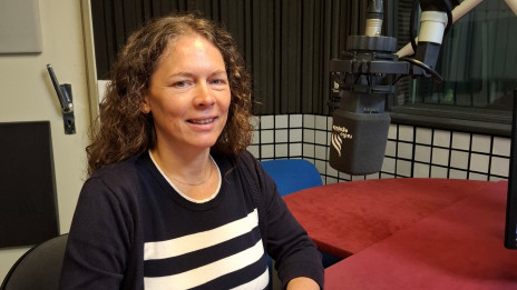 Mira Milavec v studiu (photo: Marjana Debevec)