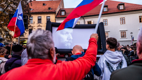 Protestni shod na Glavnem trgu v Novem mestu (photo: Rok Mihevc)