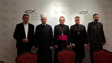 Predstavniki verskuih skupnosti na današnji novinarski konferenci (photo: Marjana Debevec)