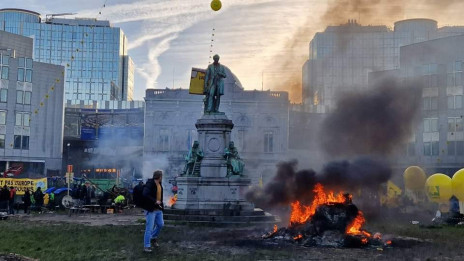 Protesti kmetov v Bruslju, februarja 2024 (photo: https://x.com/Franc_Bogovic)