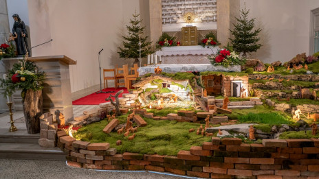 Jaslice v cerkvi Žalostne Matere Božje na Mirenskem Gradu (photo: Danijel Olivo)
