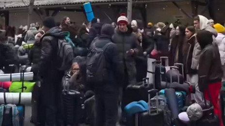 Prihod slovenskih mladih v Pariz (photo: Luka Štrukelj)