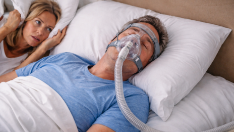 Zaskrbljujoče so pavze dihanja ponoči: kdaj k zdravniku? (photo: AI)