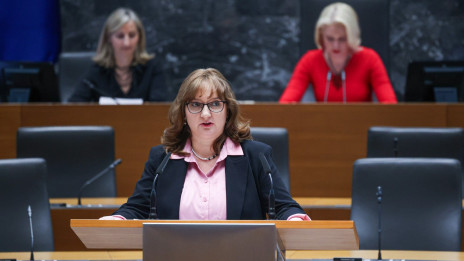 Zaprisega novoizvoljene varuhinje človekovih pravic Simone Drenik Bavdek (photo: STA / Daniel Novakovič)