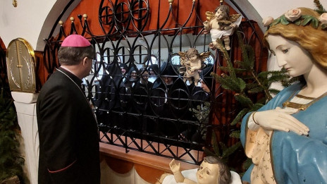 Škof Maksimilijan Matjaž in klarise (photo: Škofija Celje)