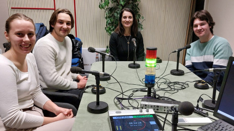 Dr. Saša Poljak Lukek ter študenti Eva Pungartnik, Blaž Šporin in Domen Vahčič. (photo: NL)